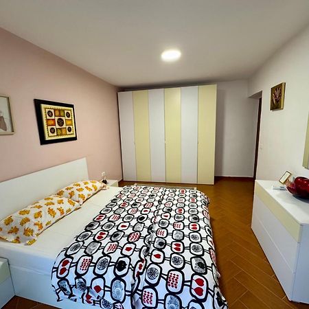 Skerdi'S Apartment - City Center تيرانا المظهر الخارجي الصورة