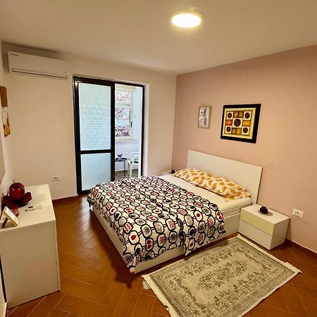 Skerdi'S Apartment - City Center تيرانا المظهر الخارجي الصورة