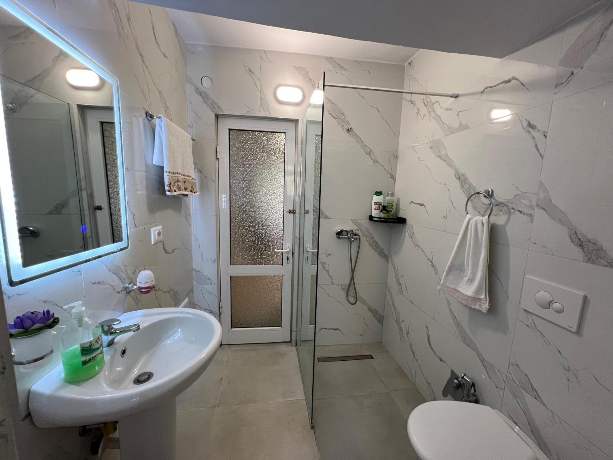 Skerdi'S Apartment - City Center تيرانا المظهر الخارجي الصورة