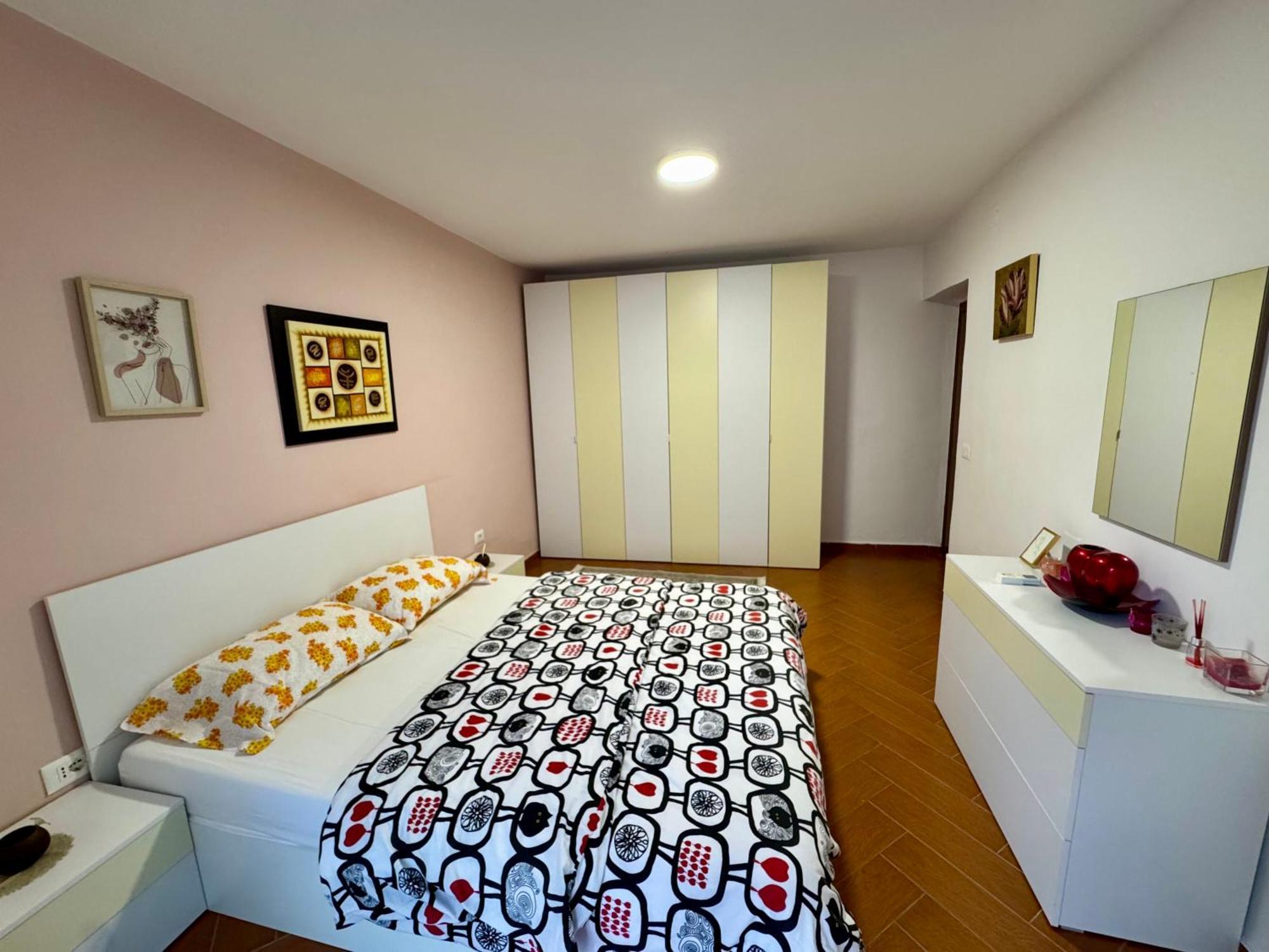 Skerdi'S Apartment - City Center تيرانا المظهر الخارجي الصورة