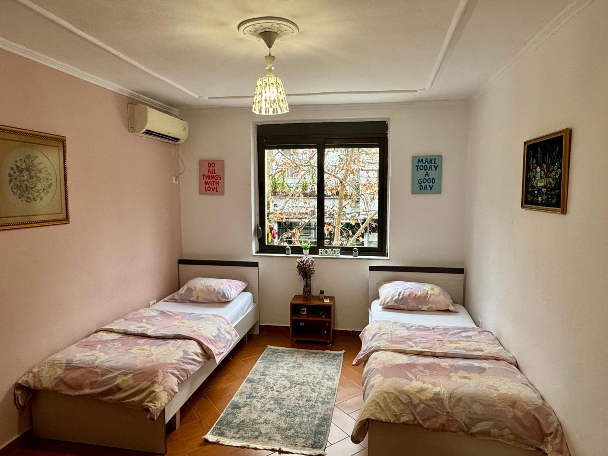 Skerdi'S Apartment - City Center تيرانا المظهر الخارجي الصورة