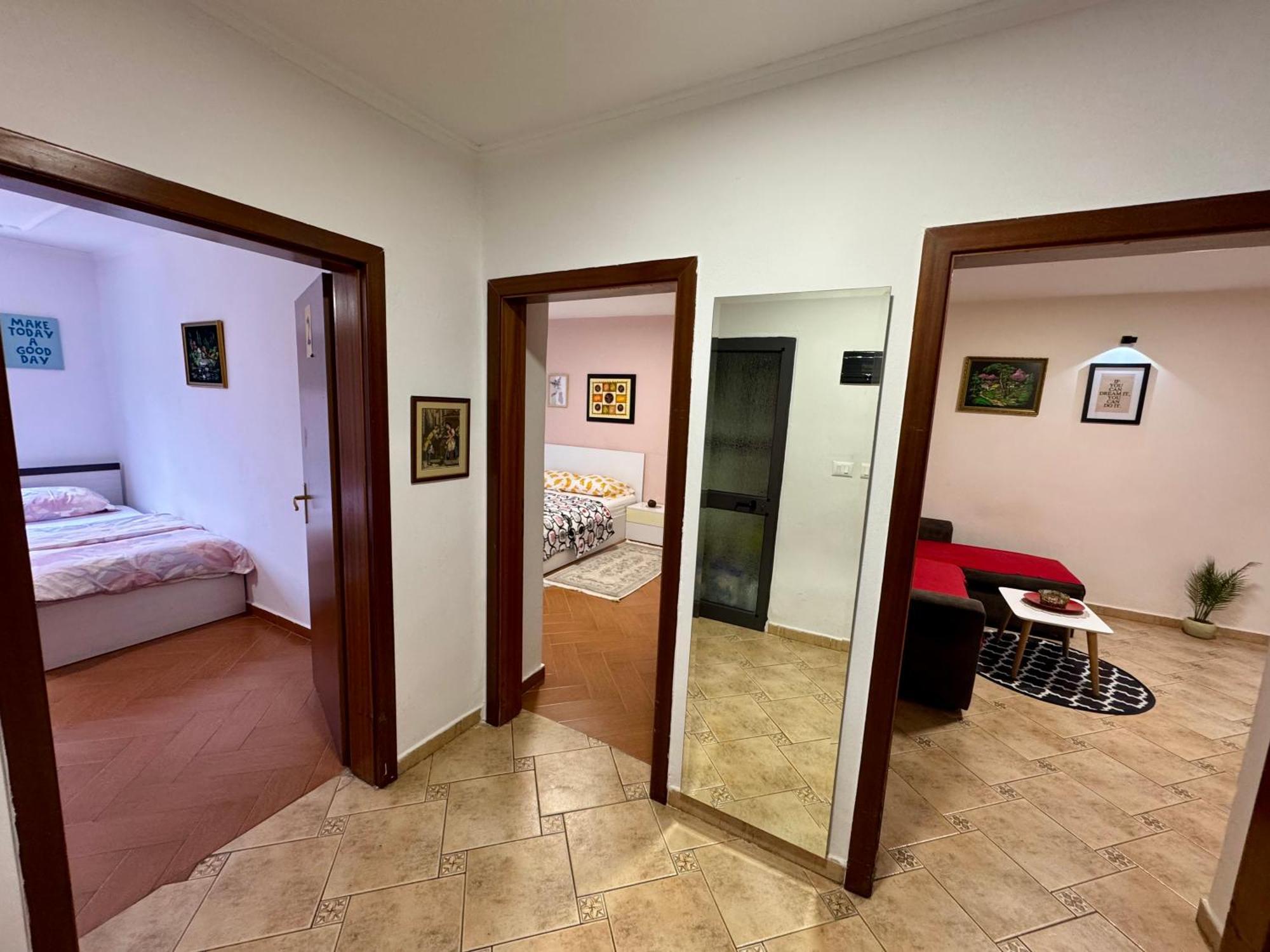Skerdi'S Apartment - City Center تيرانا المظهر الخارجي الصورة